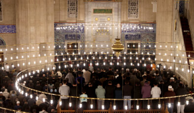 Kadir Gecesi dualarla idrak edildi