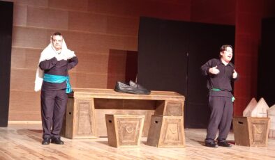 Firuze’nin ödüllü oyunu Edirne’de