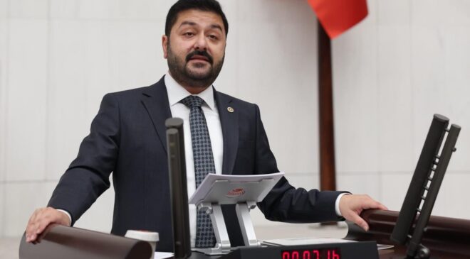 “Kendilerini iktidarın memuru sanmaktalar”