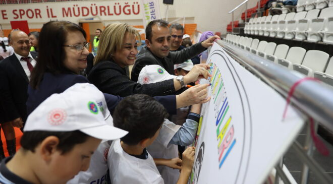 Öğrencilerden “Uluslararası Sıfır Atık Günü” etkinliği