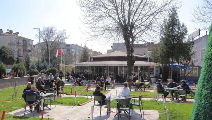 Halk Kafe’de çay 5 lira