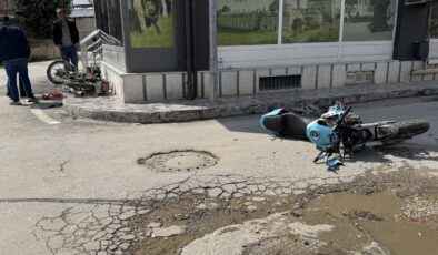 Kaza, bıçaklı kavgaya döndü