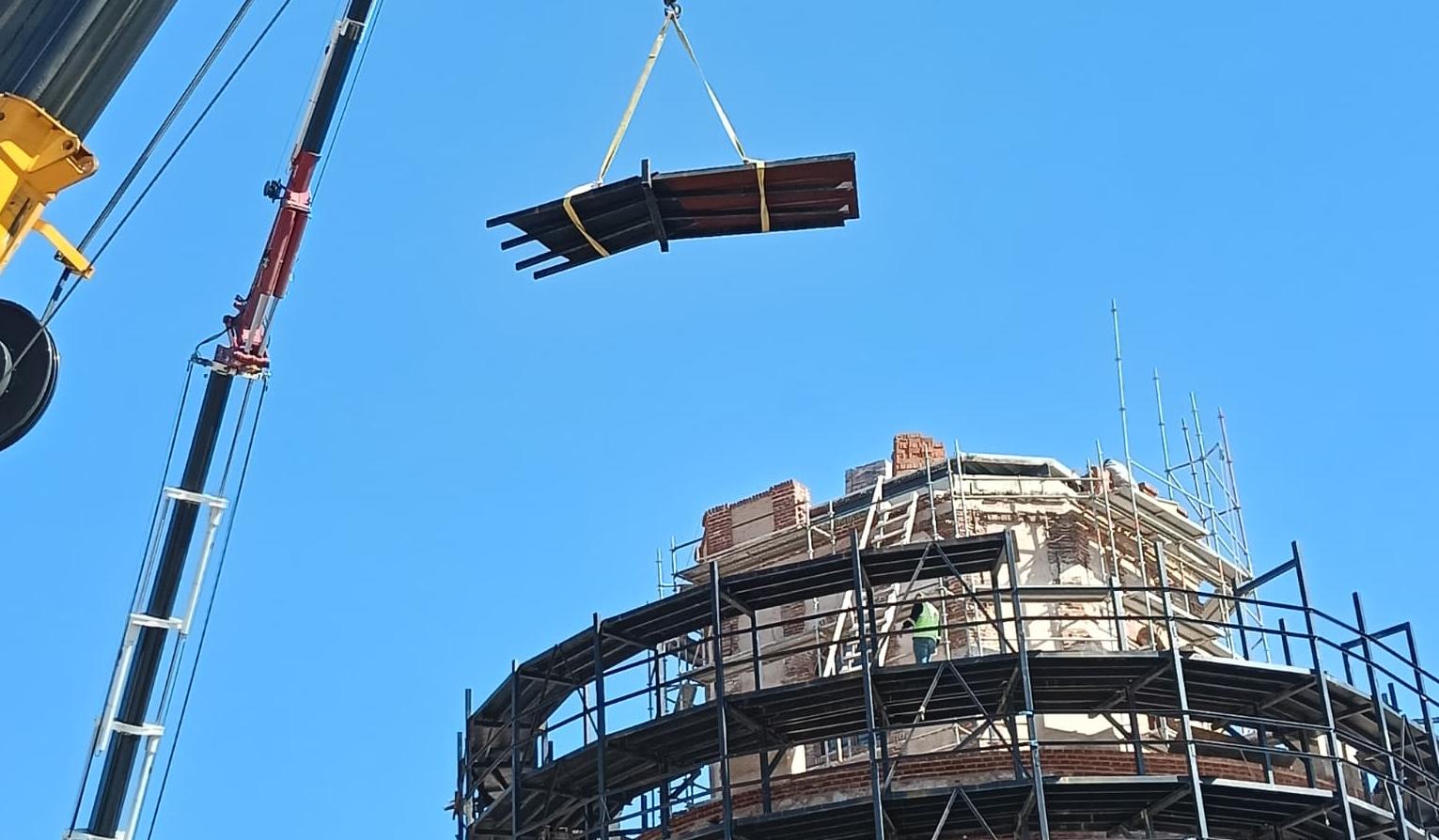 Kulenin iskelesi sökülüyor