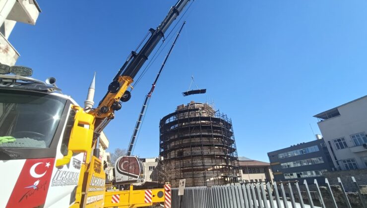 Kulenin iskelesi sökülüyor