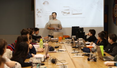 Robotik kodlama ile geleceğe hazırlanıyorlar
