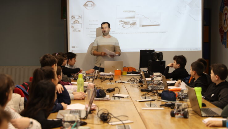 Robotik kodlama ile geleceğe hazırlanıyorlar