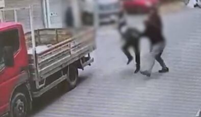 Önünü kestiler, döverek hastanelik ettiler