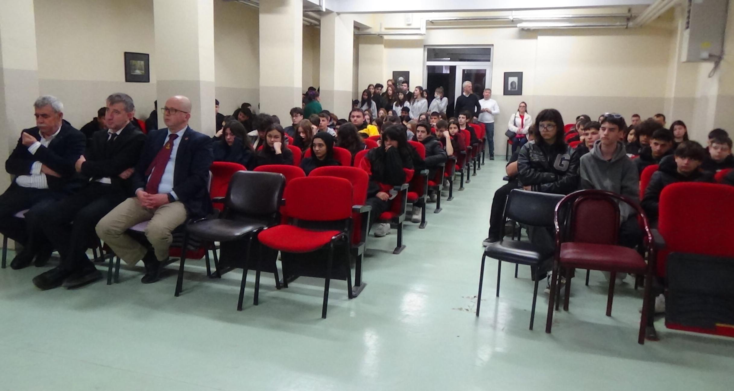 Öğrencilere tüketici hakları anlatıldı