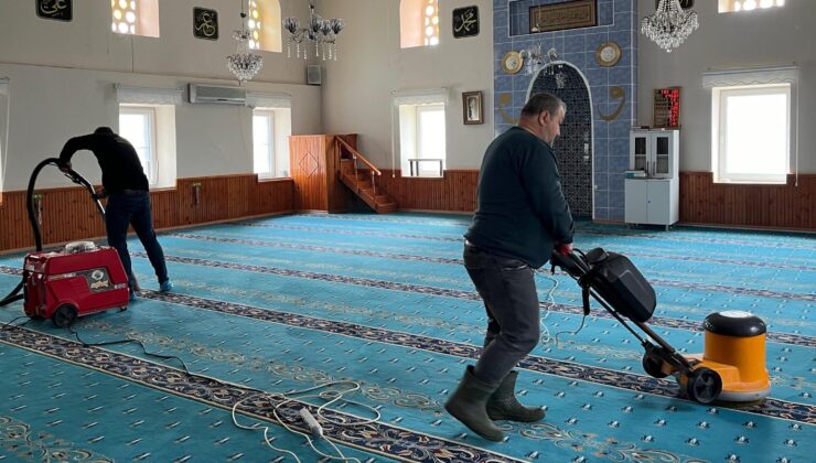 Camilerde detaylı temizlik