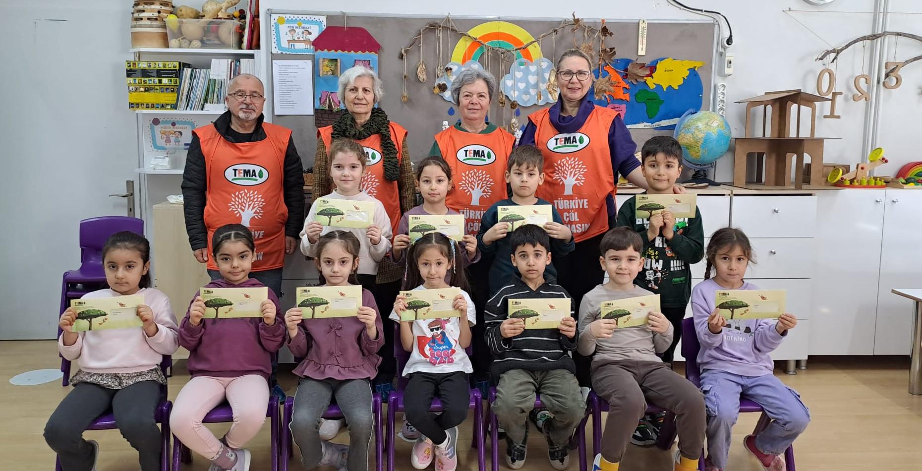 Plevneli minikler TEMA gönüllüsü oldu