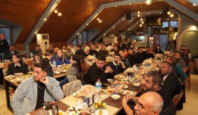 Vali Sezer Romanlarla iftar yaptı