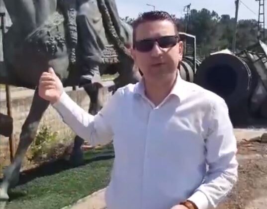 Fatih Heykeli yersiz kaldı