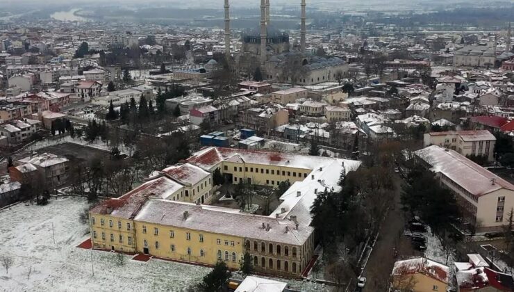 TÜ Mimarlık Fakültesine tam akreditasyon