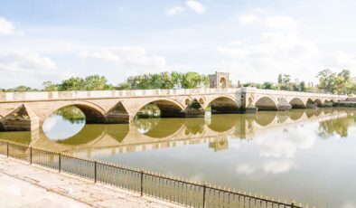 Tunca köprüsü bayramda tek yön