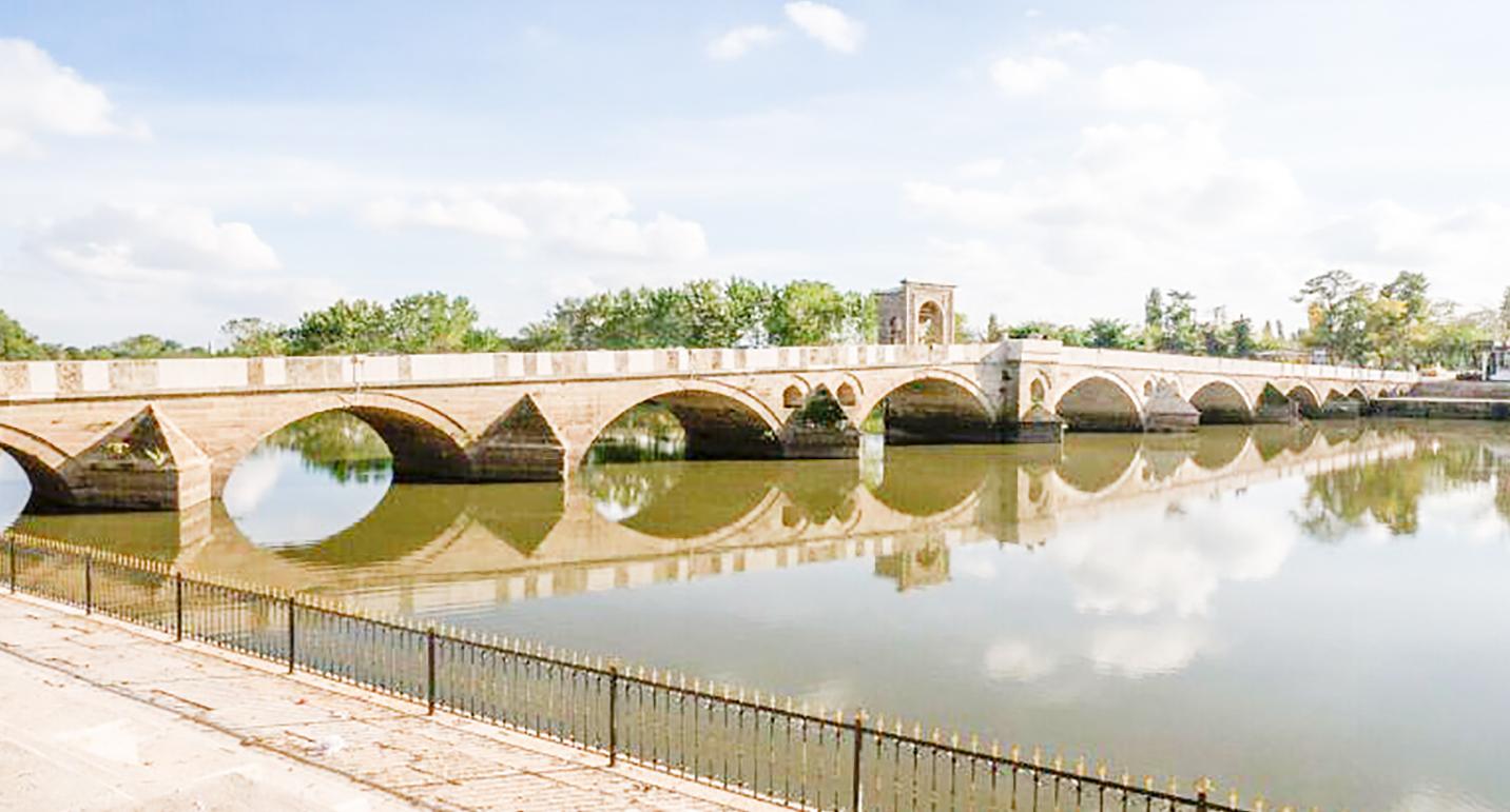 Tunca köprüsü bayramda tek yön