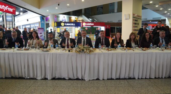 Elmas Aslan’dan iftar