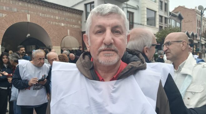 Emekli hakkını istiyor