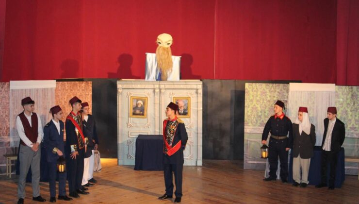  ‘Gulyabani’ oyunu sahnelendi