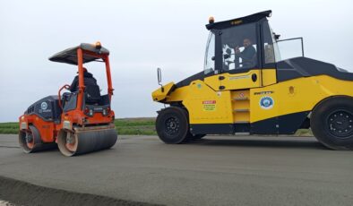 Köy yolları sıcak asfaltla buluşuyor