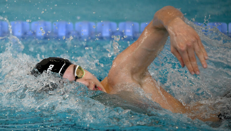 Yüzme şöleni başladı