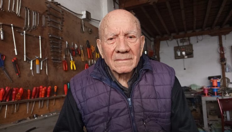 Sanayinin çınarı işinin başında