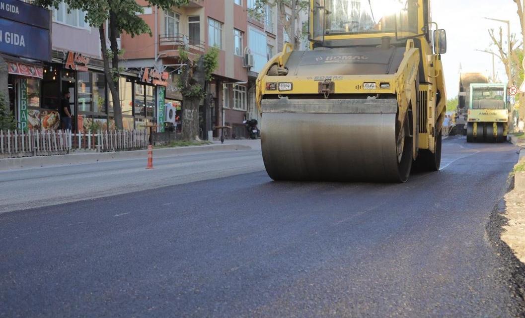 Atatürk Bulvarı’na asfaltlama başladı