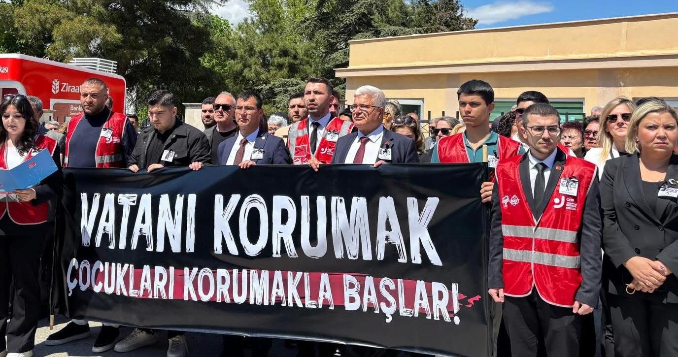 CHP’den sessiz yürüyüş