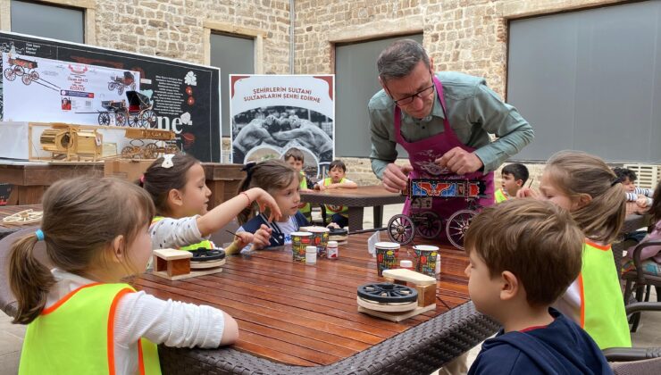 Çocuklar fayton boyadı