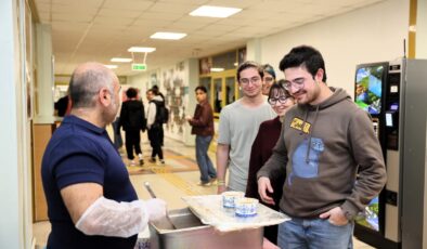 Öğrencilere çorba ikramı