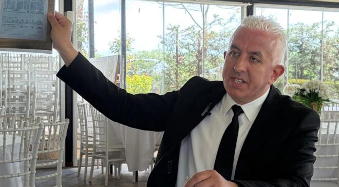 Dilci’ye cevabı tapularla verdi