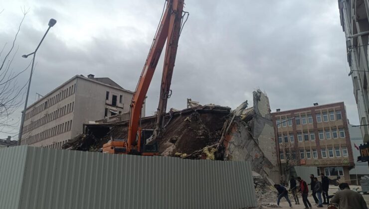 Hafta sonu yıkıma ceza