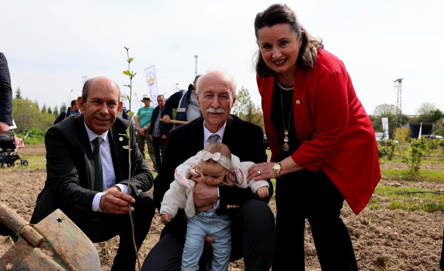 Her çocuk için bir fidan