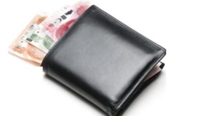 İçi para dolu cüzdan sahibine teslim edildi