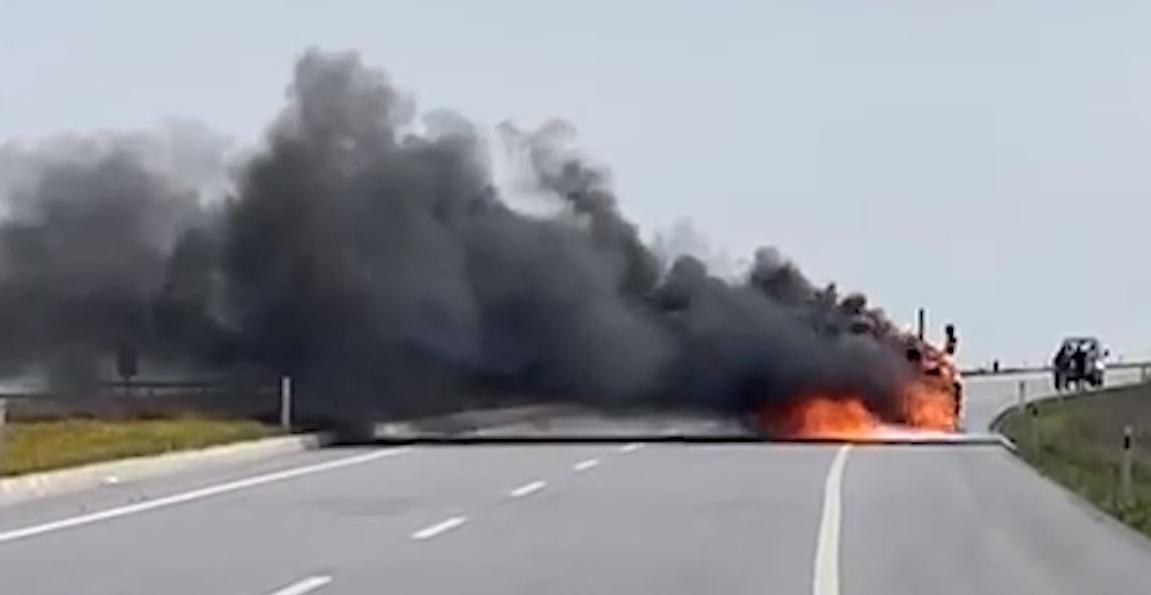 İş makinesi cayır cayır yandı