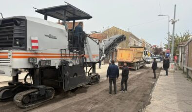 Kaleiçi’nde asfalt kazınıyor