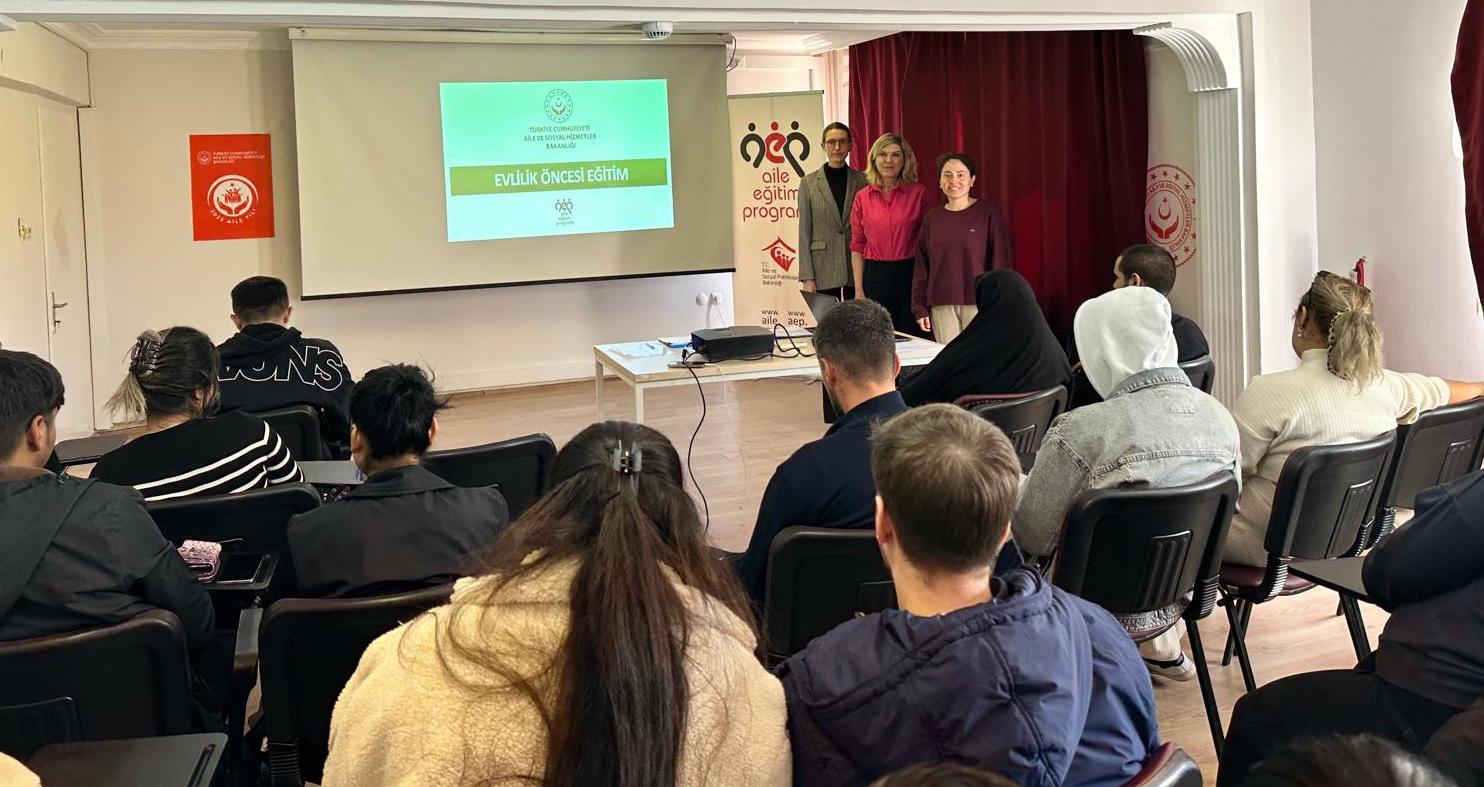 Kamu personeli ve öğrencilere eğitim