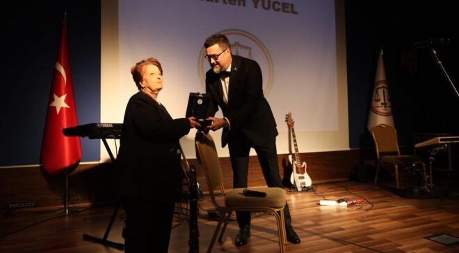 Meslekte 60. yılını doldurdu