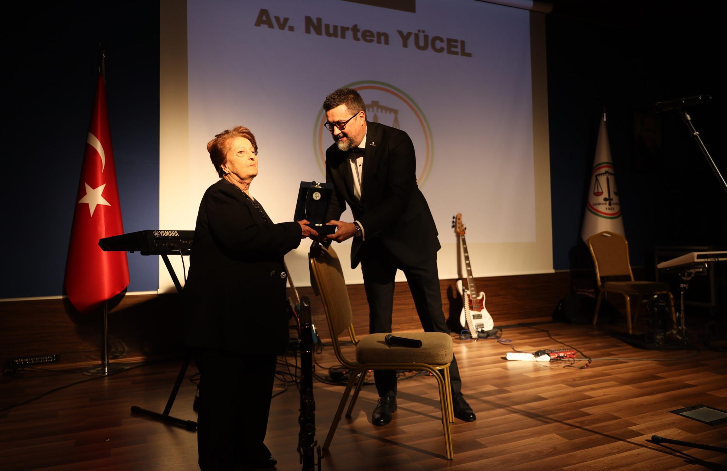 Meslekte 60. yılını doldurdu