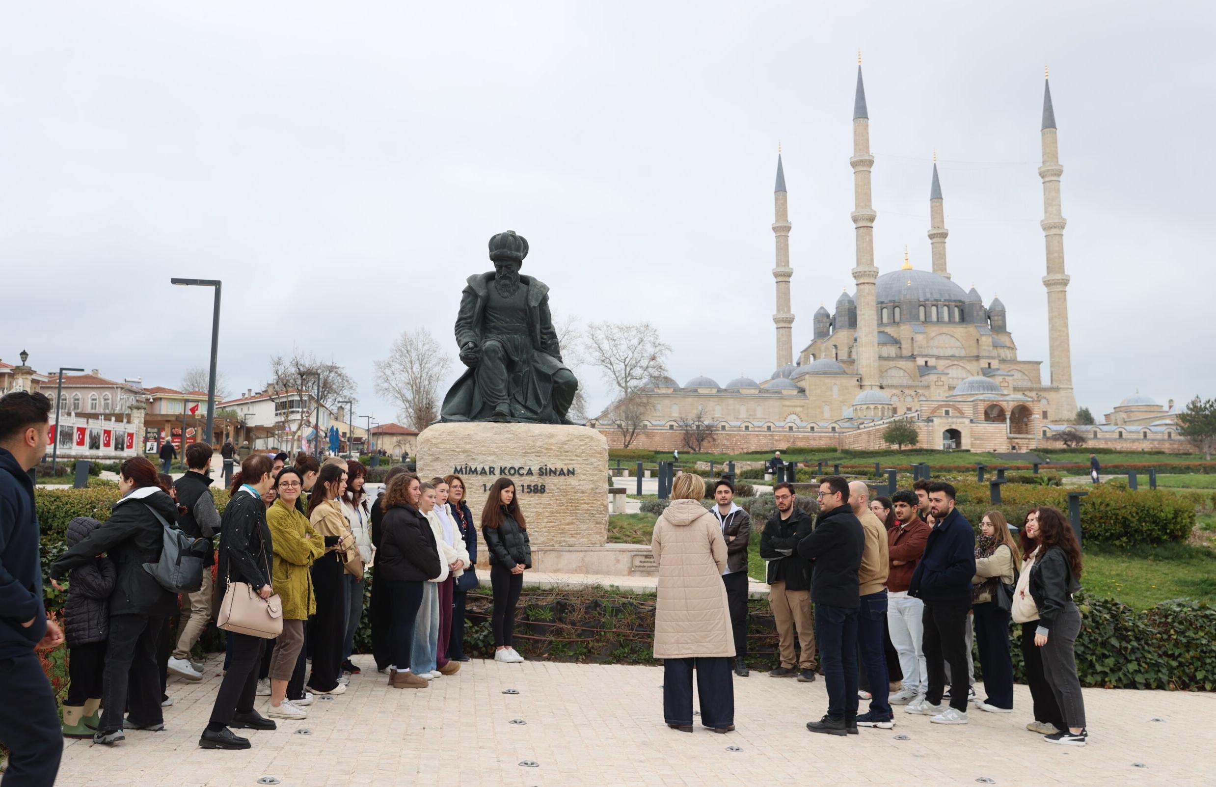 Mimar adaylarından restorasyona tam not