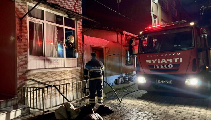 Evde çıkan yangın korkuttu