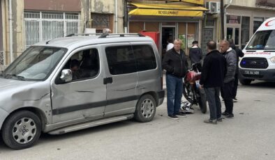 Elektrikli bisikletle motosiklet çarpıştı