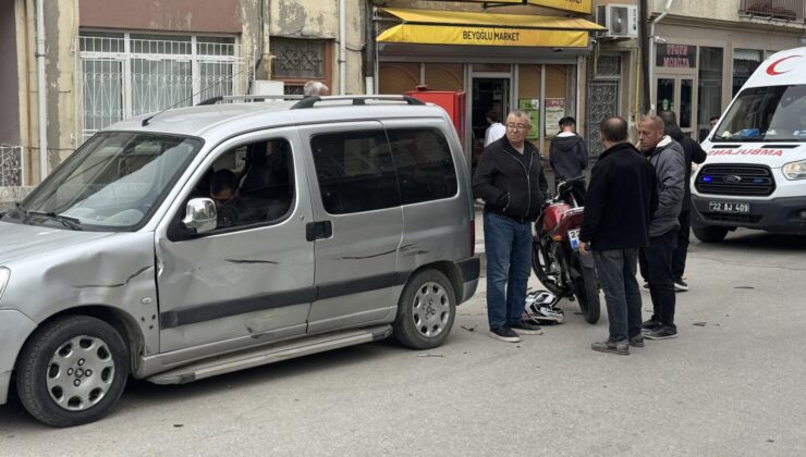 Elektrikli bisikletle motosiklet çarpıştı