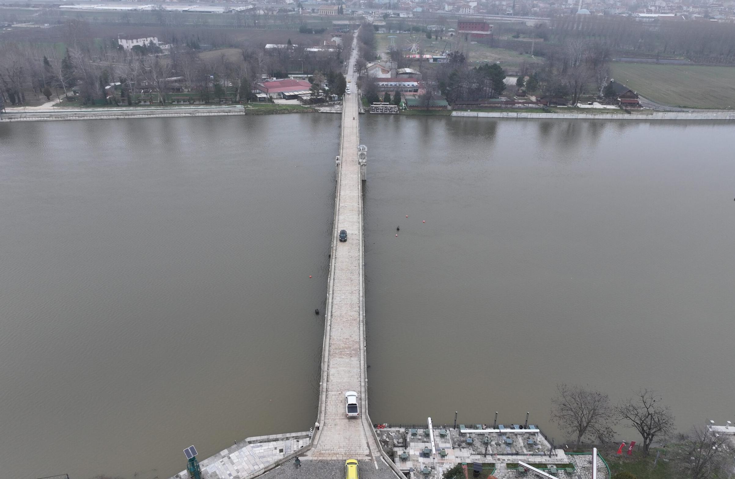 Tarihi köprülere tek yön kararı