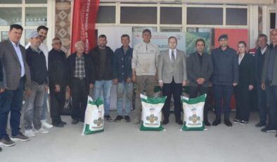 Üreticilere kuru fasulye tohumu dağıtıldı
