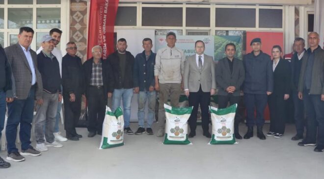 Üreticilere kuru fasulye tohumu dağıtıldı