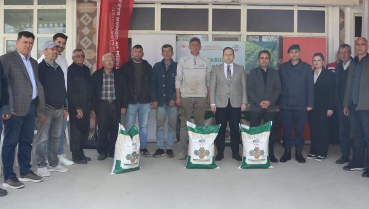 Üreticilere kuru fasulye tohumu dağıtıldı