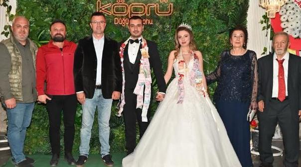 Gazeteci Topçu ailesinin mutlu günü