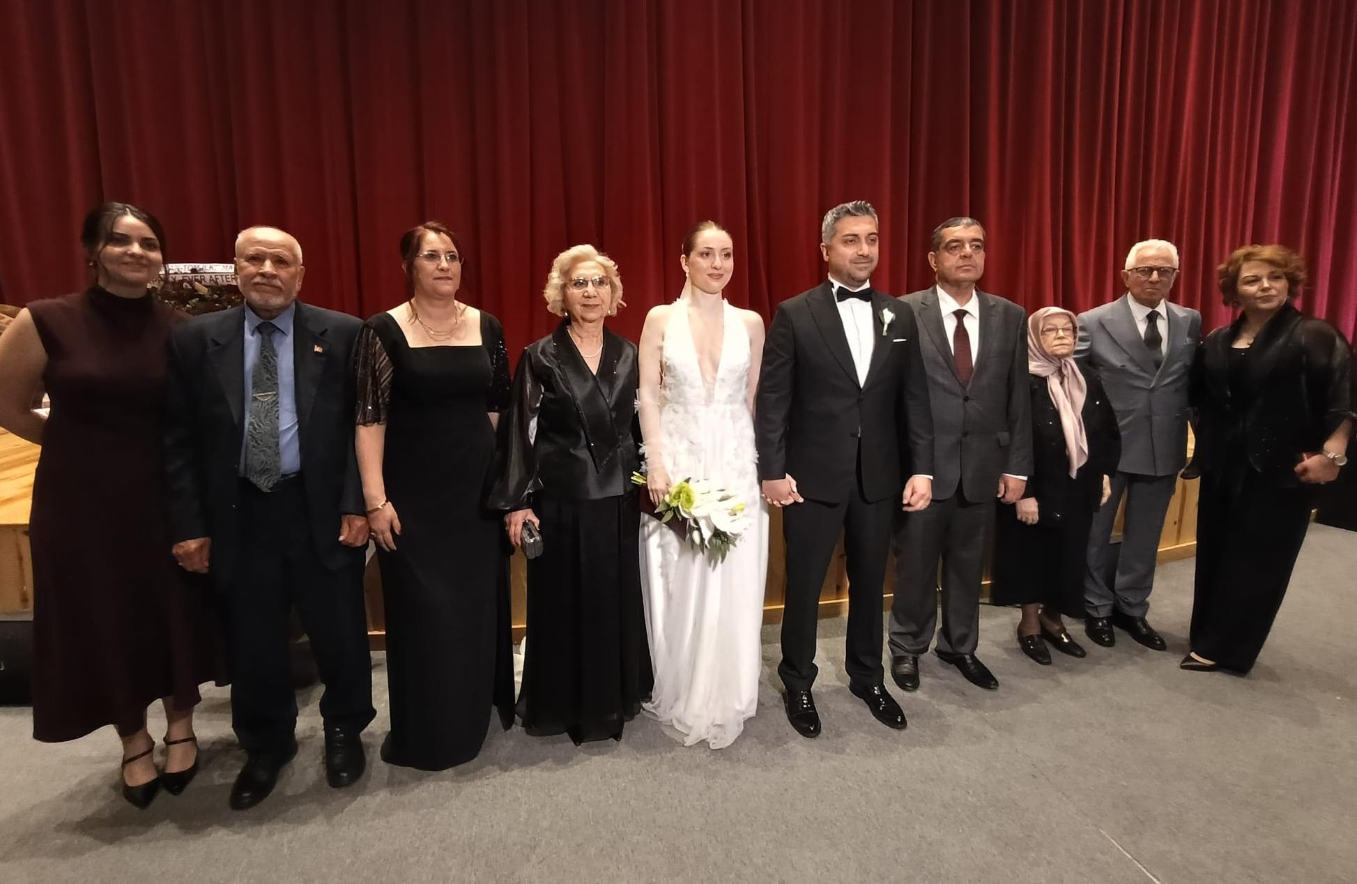 Takındı ve Şengezer ailelerinin mutlu günü