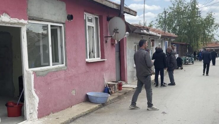 Tartıştığı eşini bıçakladı!