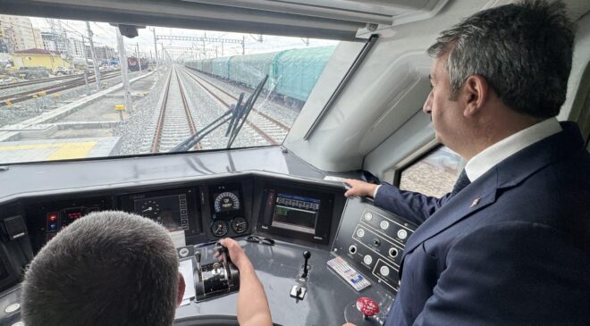 Vali Sezer, hızlı treni test etti